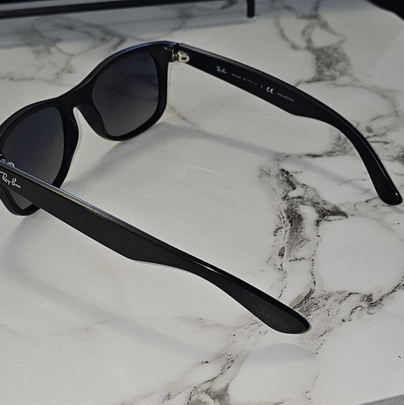 Rayban Black Sunglasses for Men, New in good condition - Picture 6 of 6